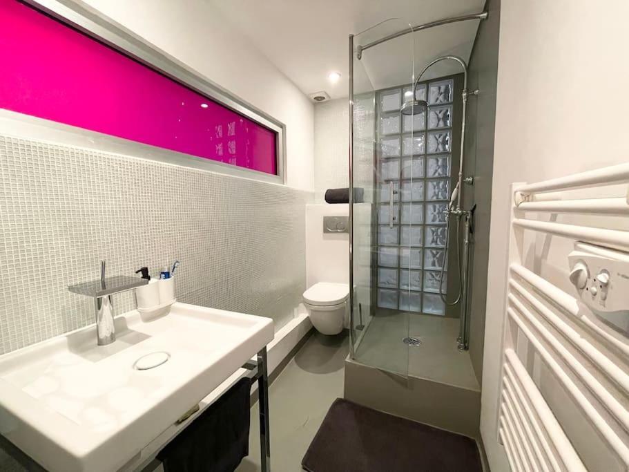 Cosy Appartement, Moderne, Fuchsia, Industriel * Nizza