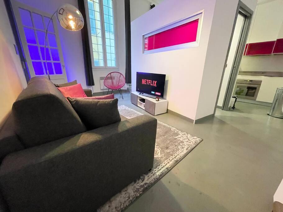 Appartamento Cosy Appartement, Moderne, Fuchsia, Industriel *