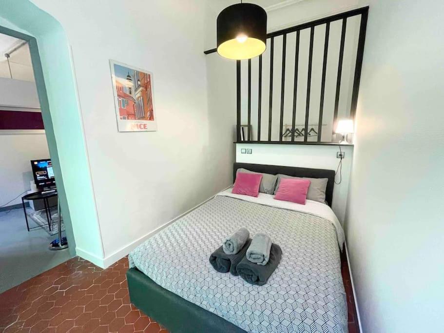 Appartamento Cosy Appartement, Moderne, Fuchsia, Industriel *