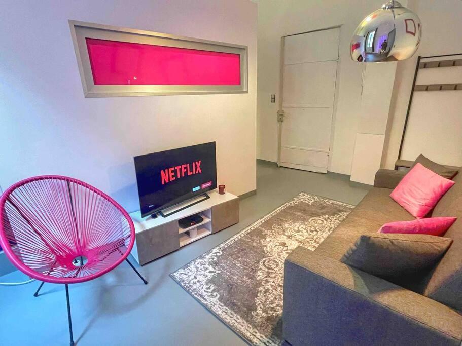 Appartamento Cosy Appartement, Moderne, Fuchsia, Industriel